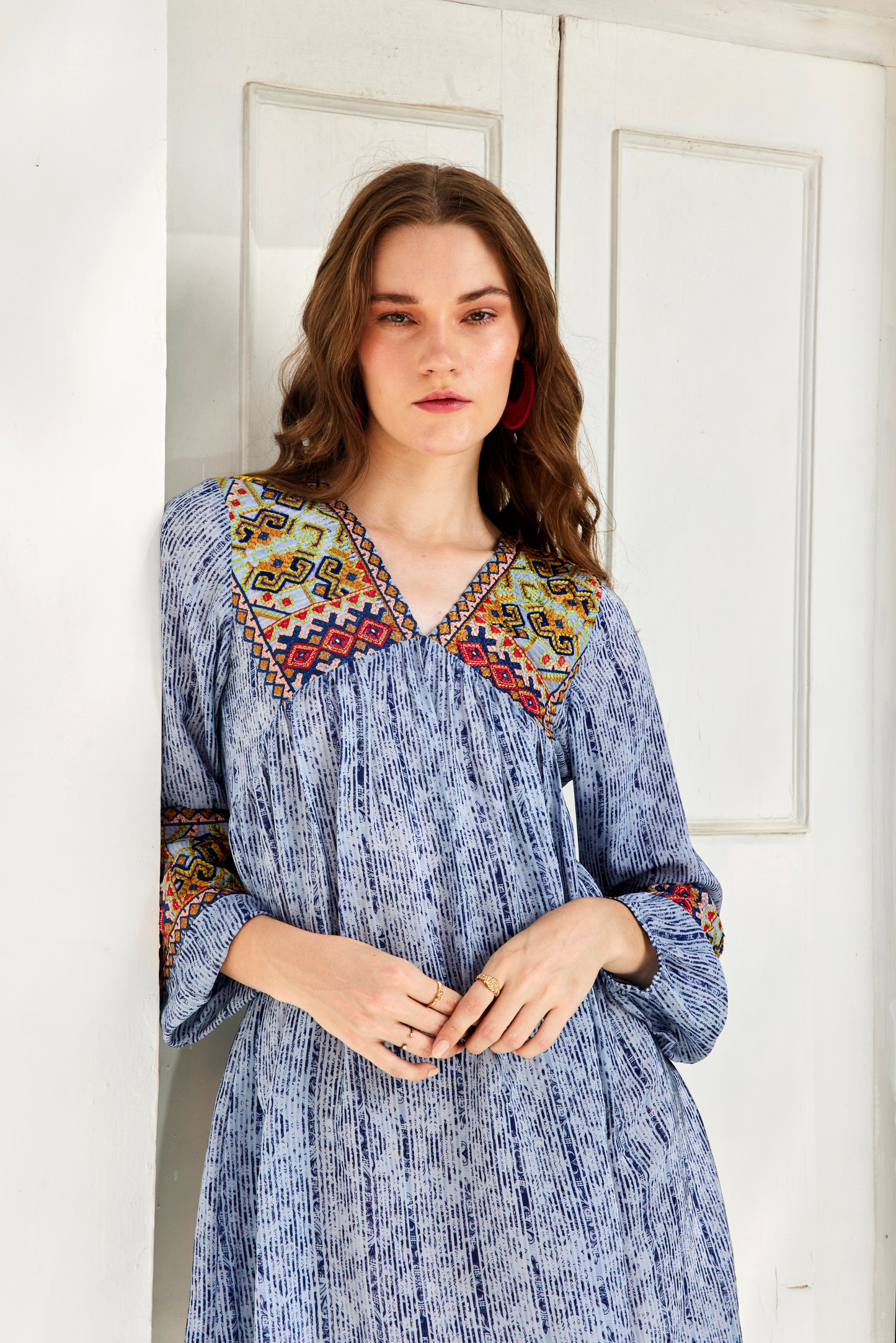 Besticktes Tunikakleid aus Linne