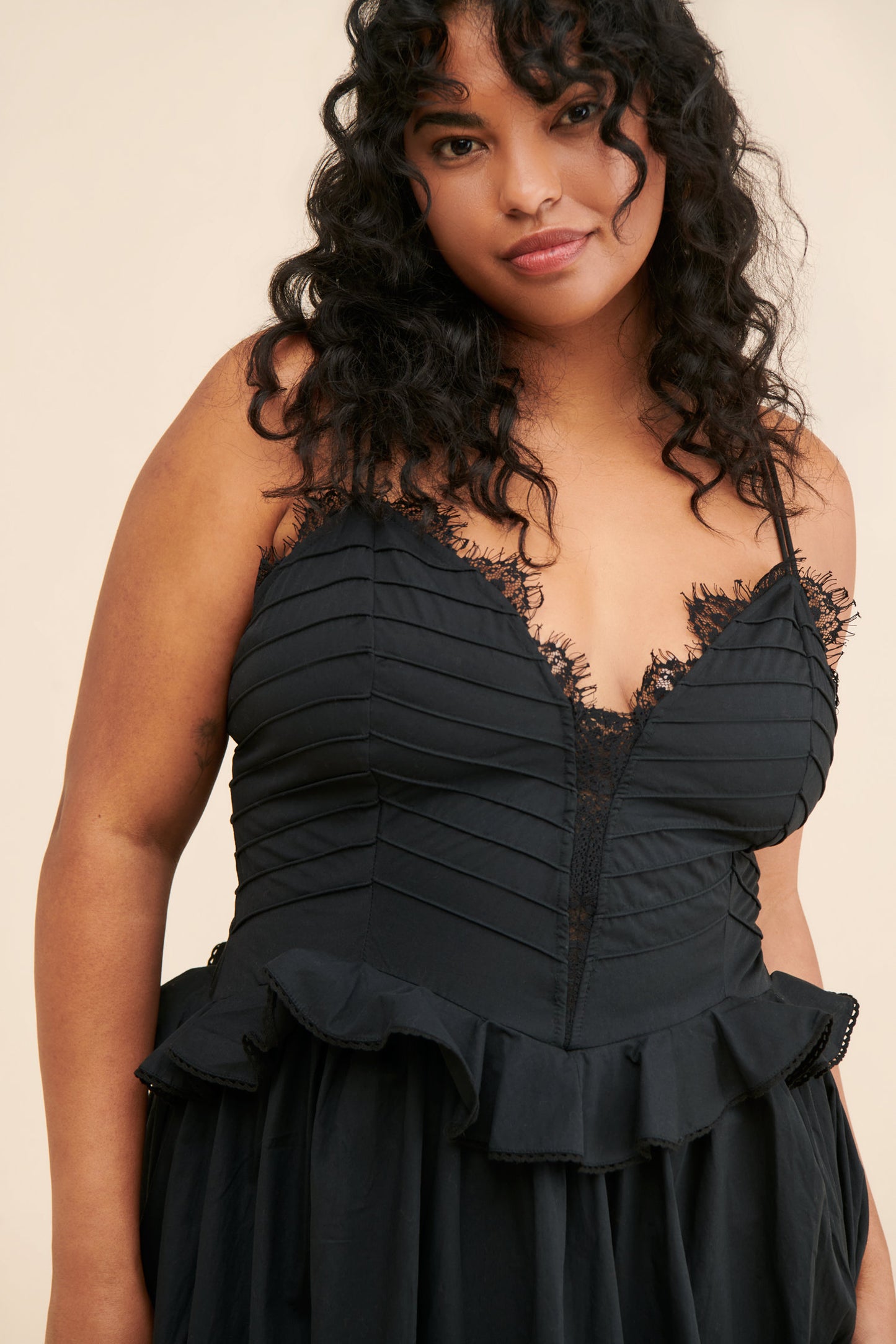 NOIR ÉLAN MAXI DRESS